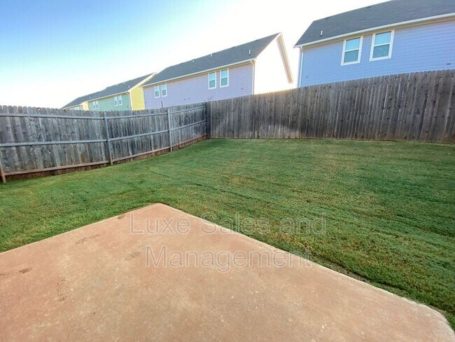 Building Photo - 17604 Sunny Hollow Rd