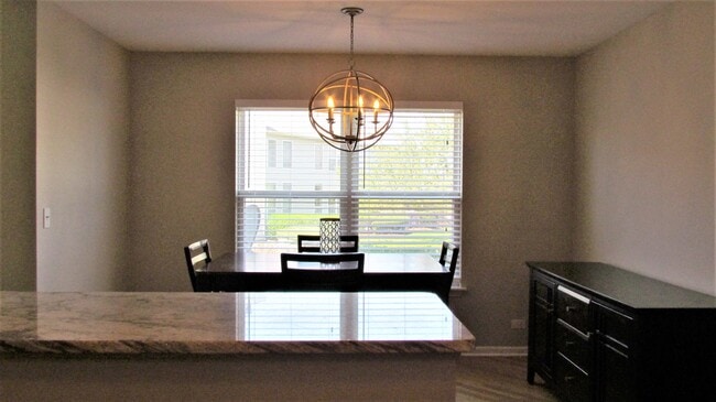 Building Photo - 1542 E Chivalry Ct