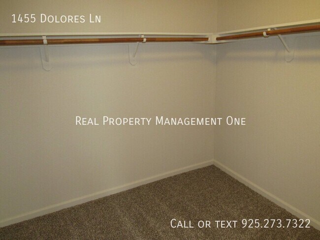 Building Photo - 1455 Dolores Ln