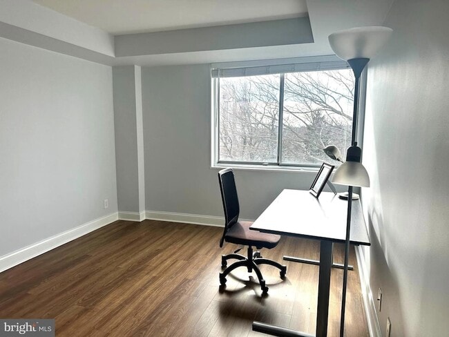 Building Photo - 8315 N Brook Ln