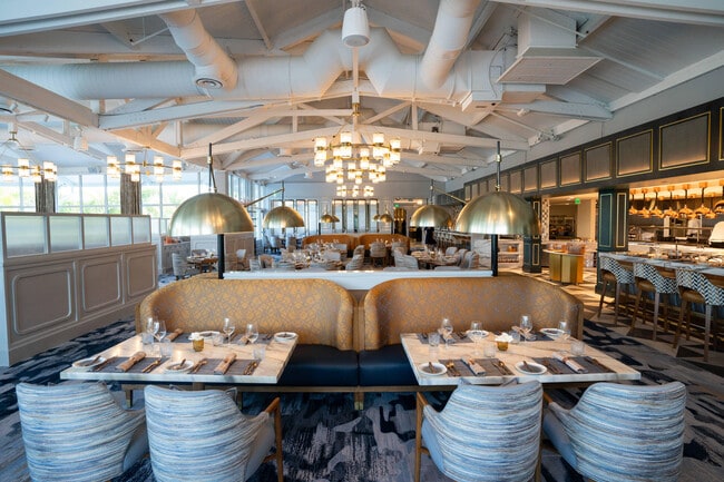 Building Photo - 7754 Lakeside Blvd