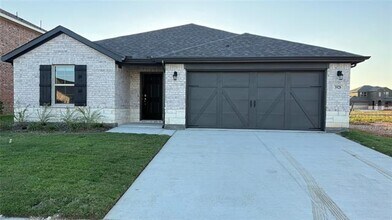 Building Photo - 3921 River Rock Ave