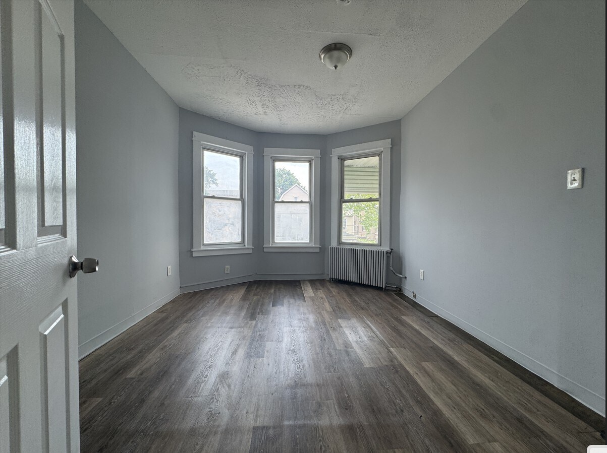 Building Photo - 173 Wegman Pky