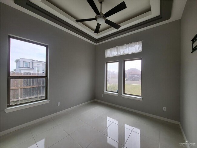 Building Photo - 1367 Garden Dr