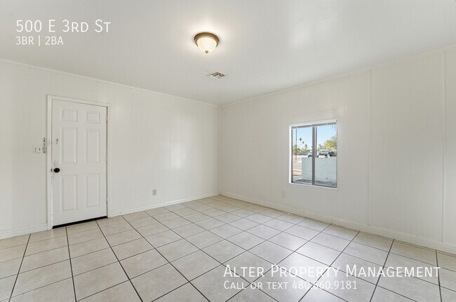 Building Photo - 500 E 3rd St