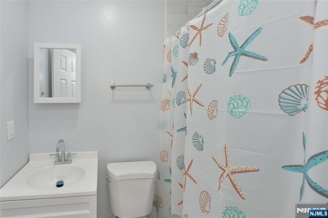 Building Photo - 124 Tuers Ave