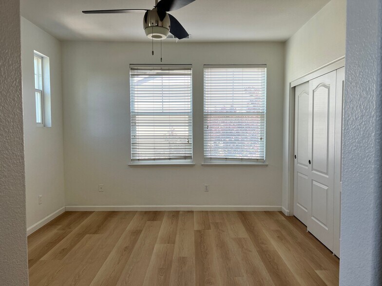 Building Photo - 357 Destino Cir