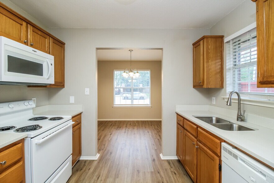 Building Photo - 1201 Paco Trail