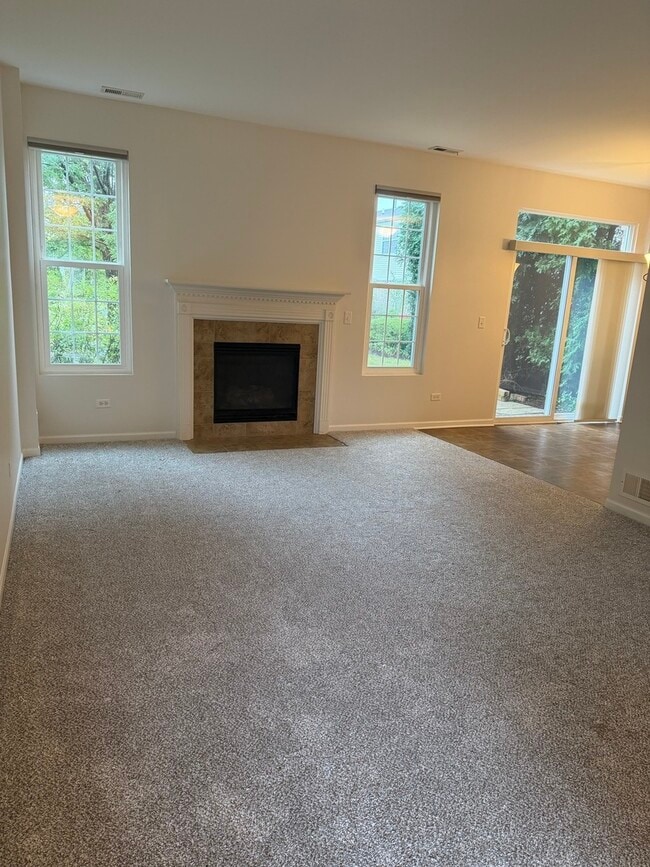 Building Photo - 4917 Montauk Dr