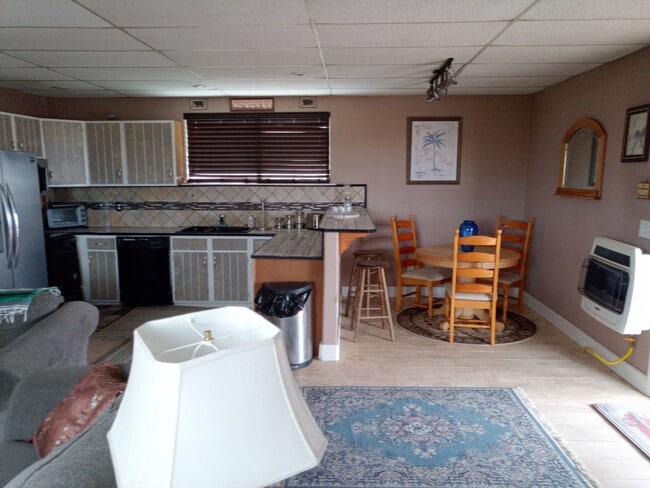 Building Photo - 455 S Franceville Coal Mine Rd