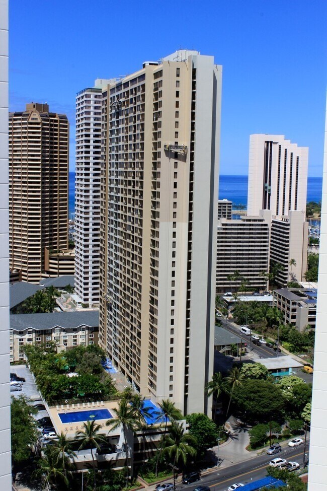 Building Photo - 411 Hobron Ln