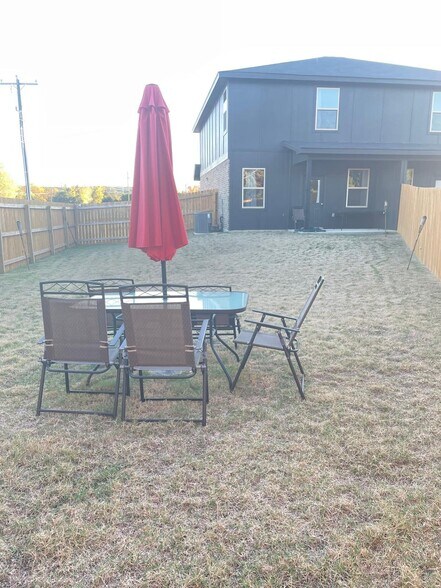 Outdoor patio/ yard - 1813 Emma Naylor Ct