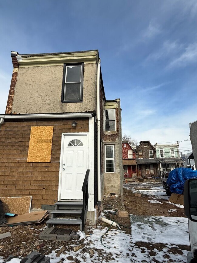 Building Photo - 538 Bailey St