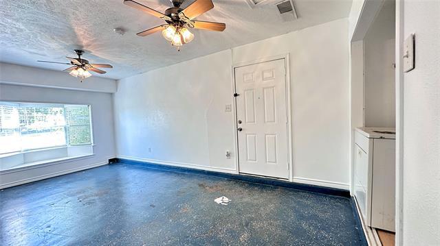 Building Photo - 1301 Quail Dr
