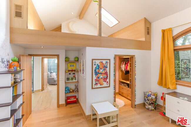 Building Photo - 4880 Queen Florence Ln