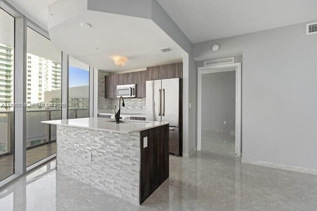 Building Photo - 488 NE 18th St