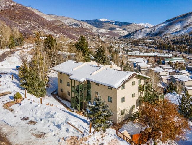 Building Photo - 2448 Garmisch Dr