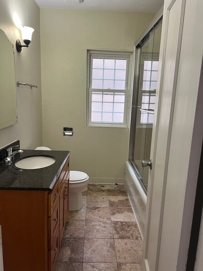 Building Photo - 6136 S Mozart St