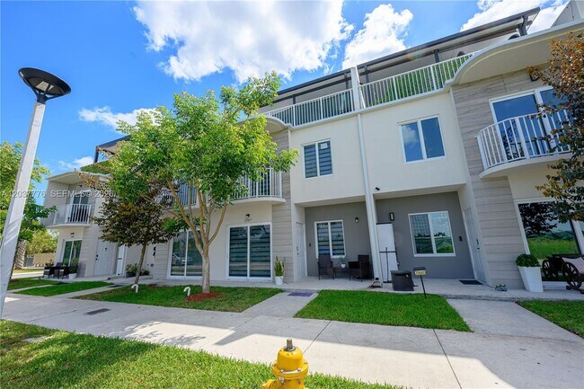 Building Photo - 25657 SW 144th Ave