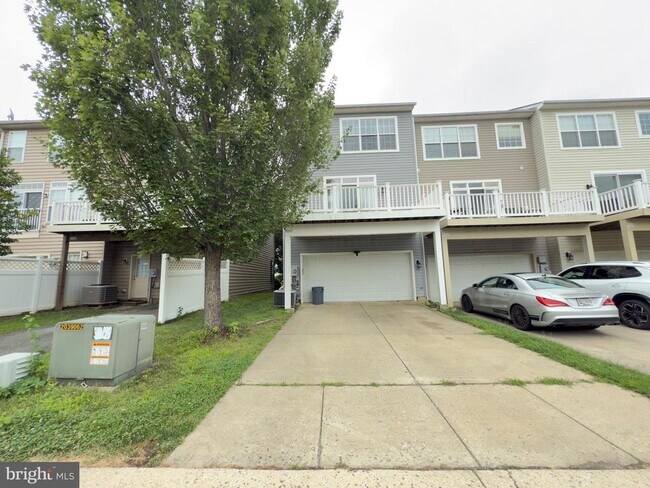 Building Photo - 11765 Skylark Rd