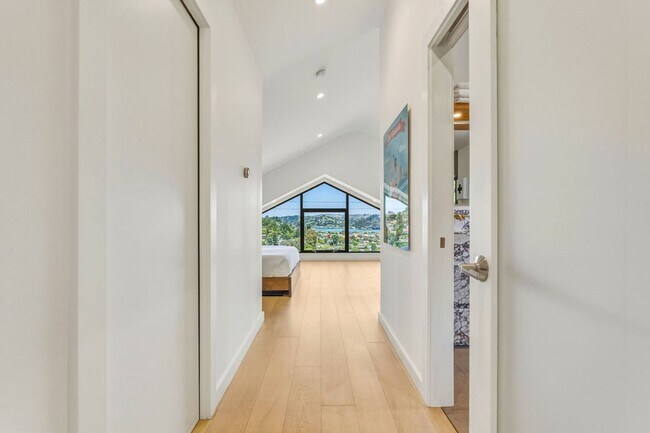 Building Photo - Beautifully Remodeled 4BR + Office Mill Valley Home — Furnished, Private 3/4-Acre Setting, Walk t...