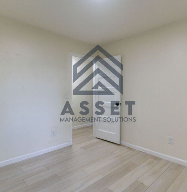 Building Photo - 801 Cogswell Cir