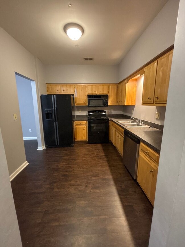 Building Photo - Your Dream Townhome Awaits