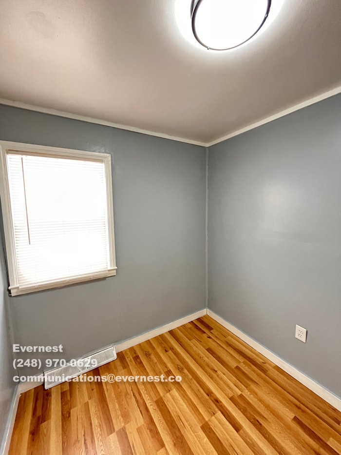 Building Photo - 8640 Chalmers Ave