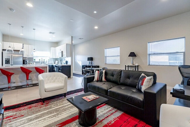 Building Photo - PHX Retreat  2 Bedroom 2 Bath Home in Hist...