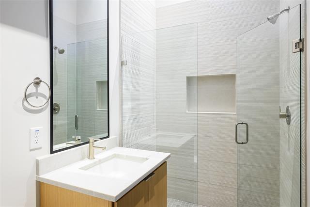 Building Photo - 5023 Lilac Ln