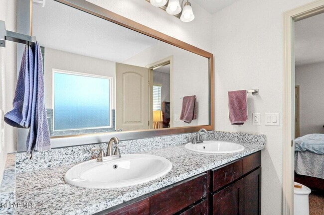 Building Photo - 1061 Summer Rain St