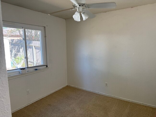 Building Photo - 4806 Silver Leaf Ct