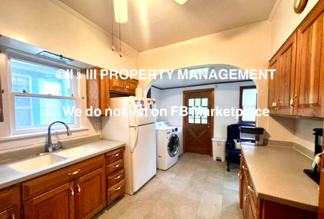 Building Photo - 4013 Holly St