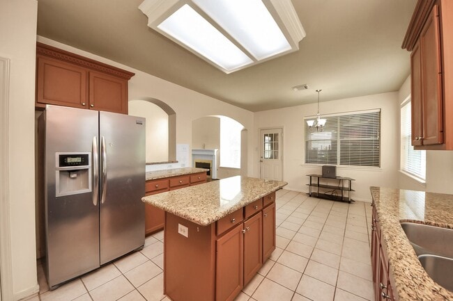 Building Photo - 1607 Parkview Ln