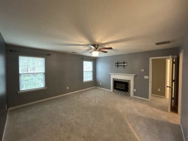 Building Photo - T.R. Lawing Realty Property