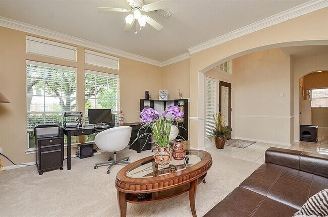 Building Photo - 1306 Ventura Canyon Dr