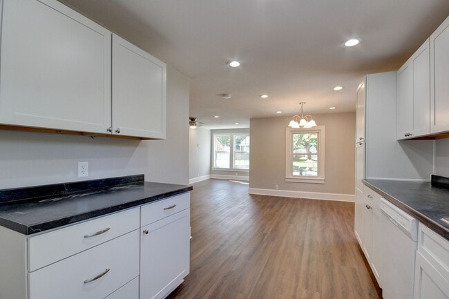 Building Photo - Charming Renovated Ranch Style Home With  Hardwood Flooring and White Cabinetry