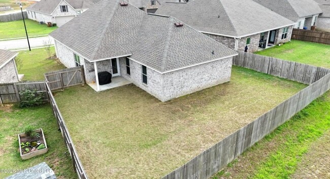 Building Photo - 3700 Victor Ln