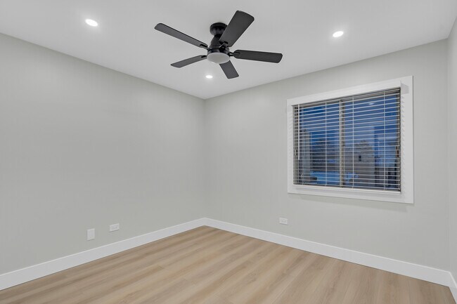 Building Photo - 10347 Dearlove Rd