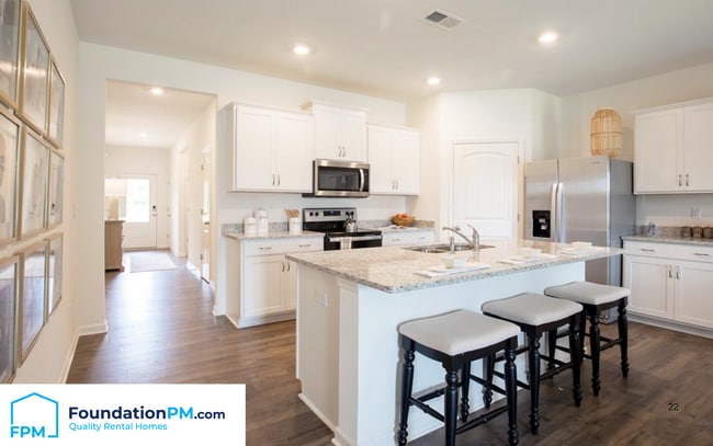 Building Photo - 7911 Hickory Meadow Rd