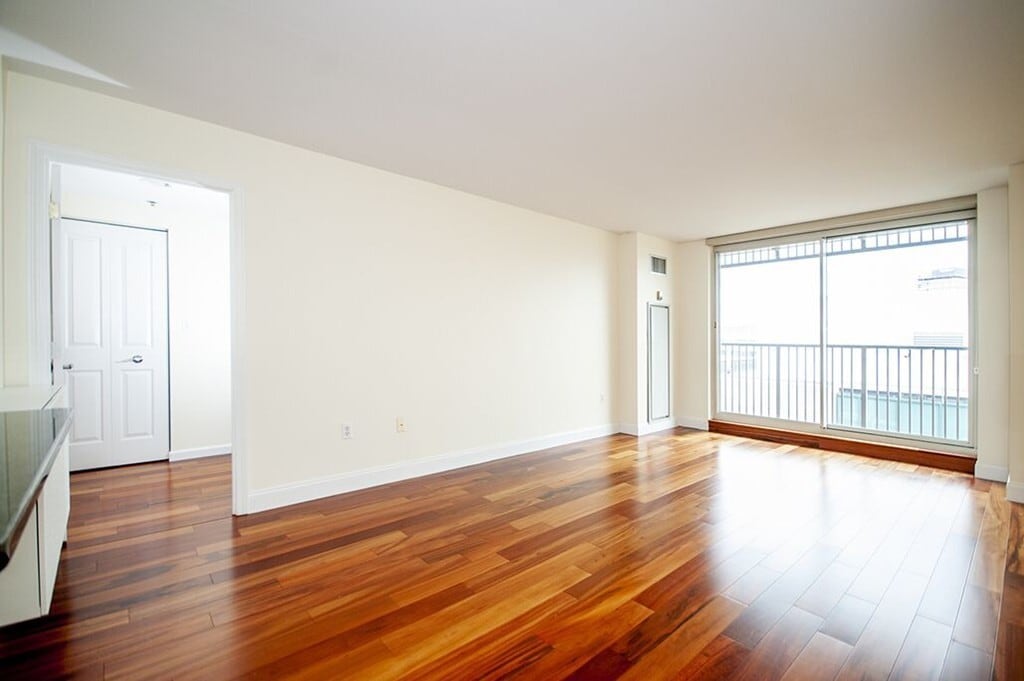 Building Photo - 10 Museum Way