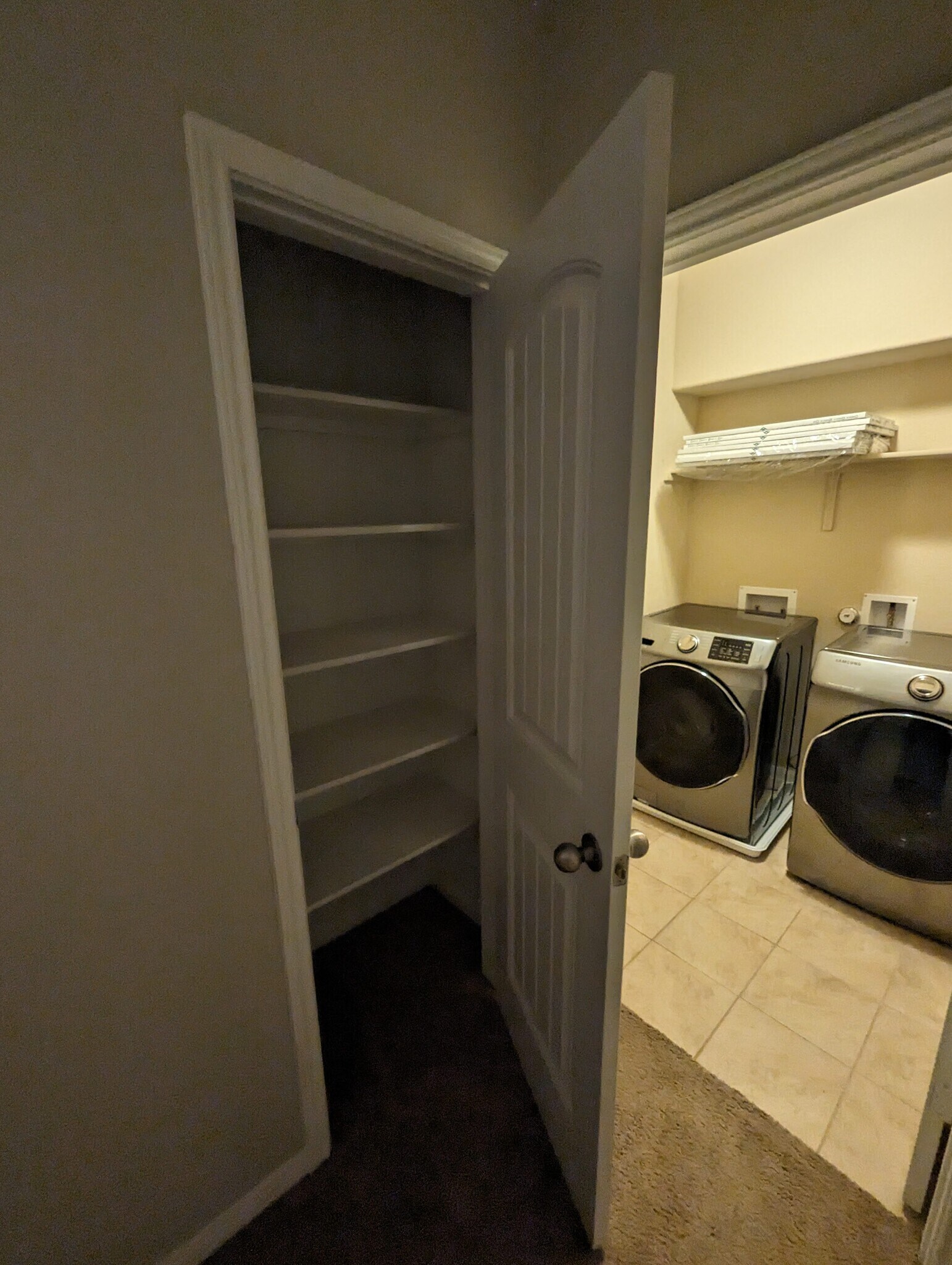 Building Photo - 2880 Donnell Dr