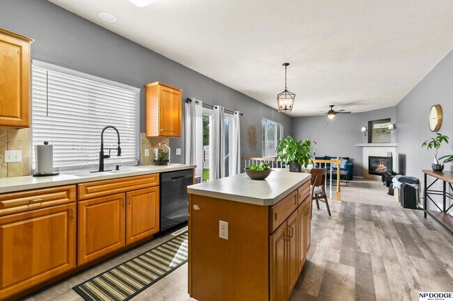 Building Photo - 1104 Valleyview Dr