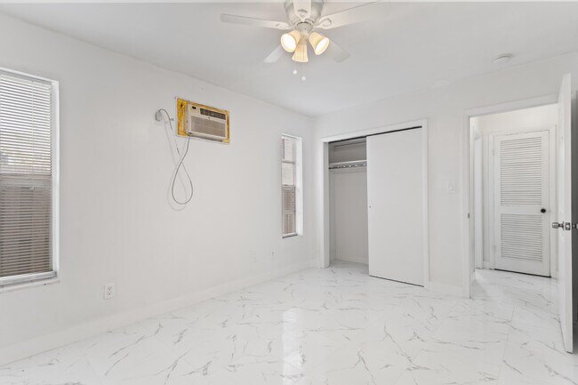 Building Photo - 804 NW 2nd Ave