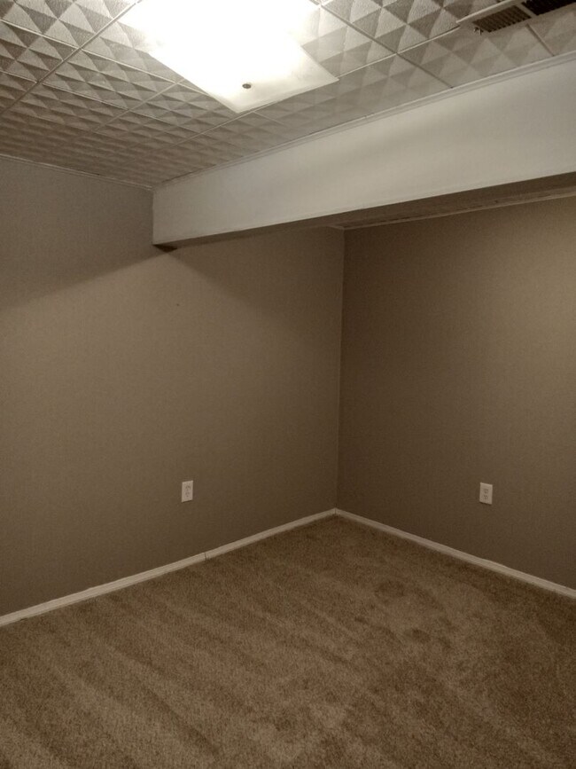 Building Photo - Coming soon! Newly Renovated SF in Liberty