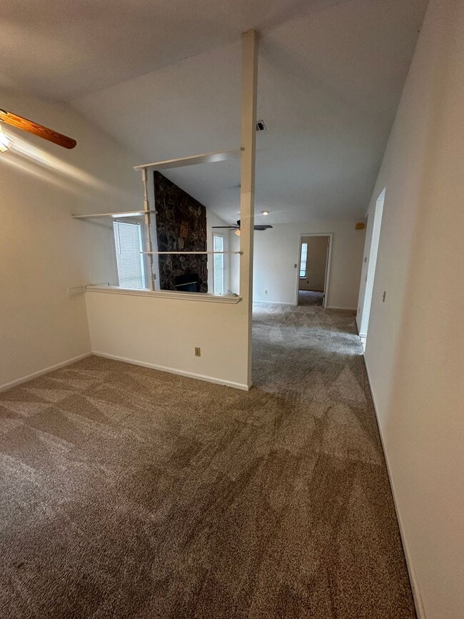 Building Photo - Available from May 15th.  2 Bedroom home with garage. Great Area and Location!