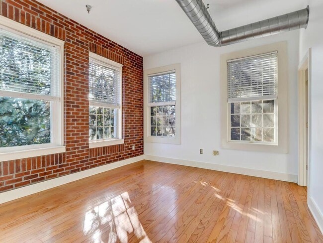 Building Photo - 1158 Ponce De Leon Ave NE