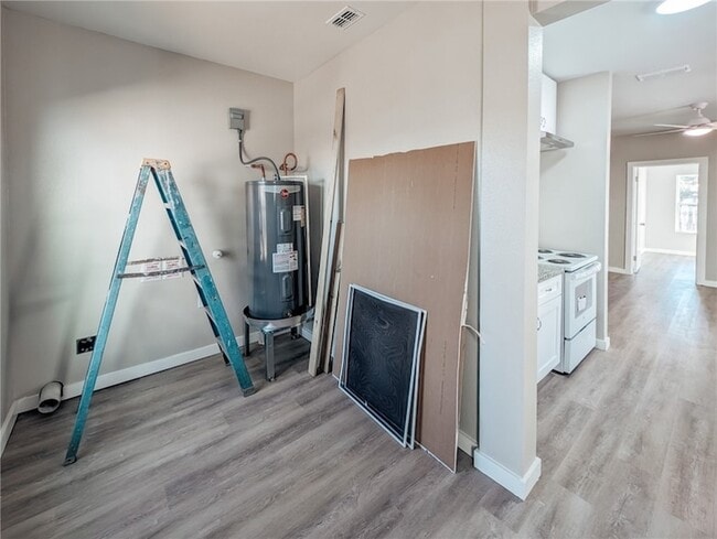 Building Photo - 1133 S Brownlee Blvd