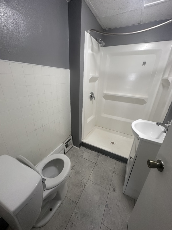 Building Photo - 4704 Behrwald Ave