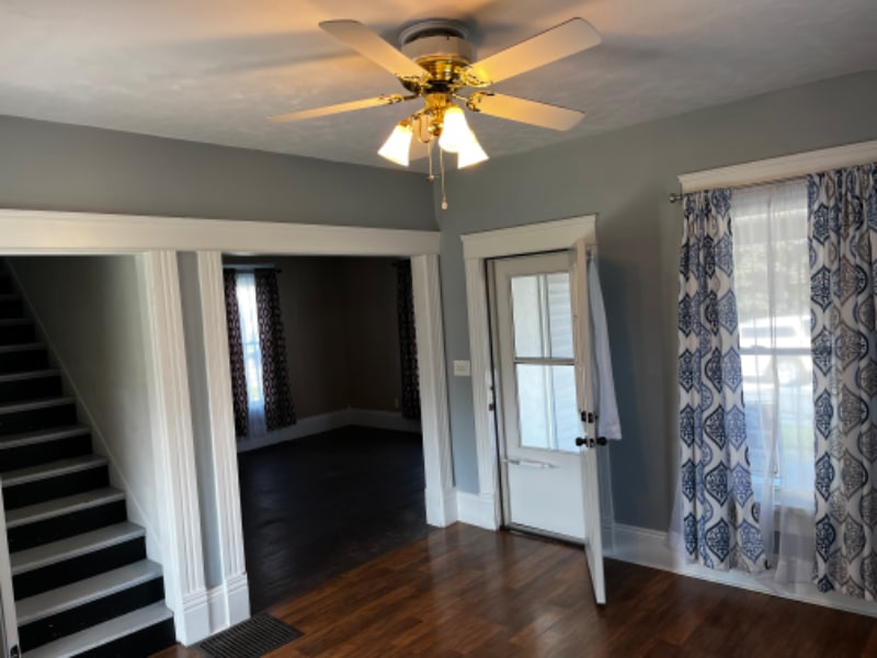 Building Photo - 900 Stilwell Ave